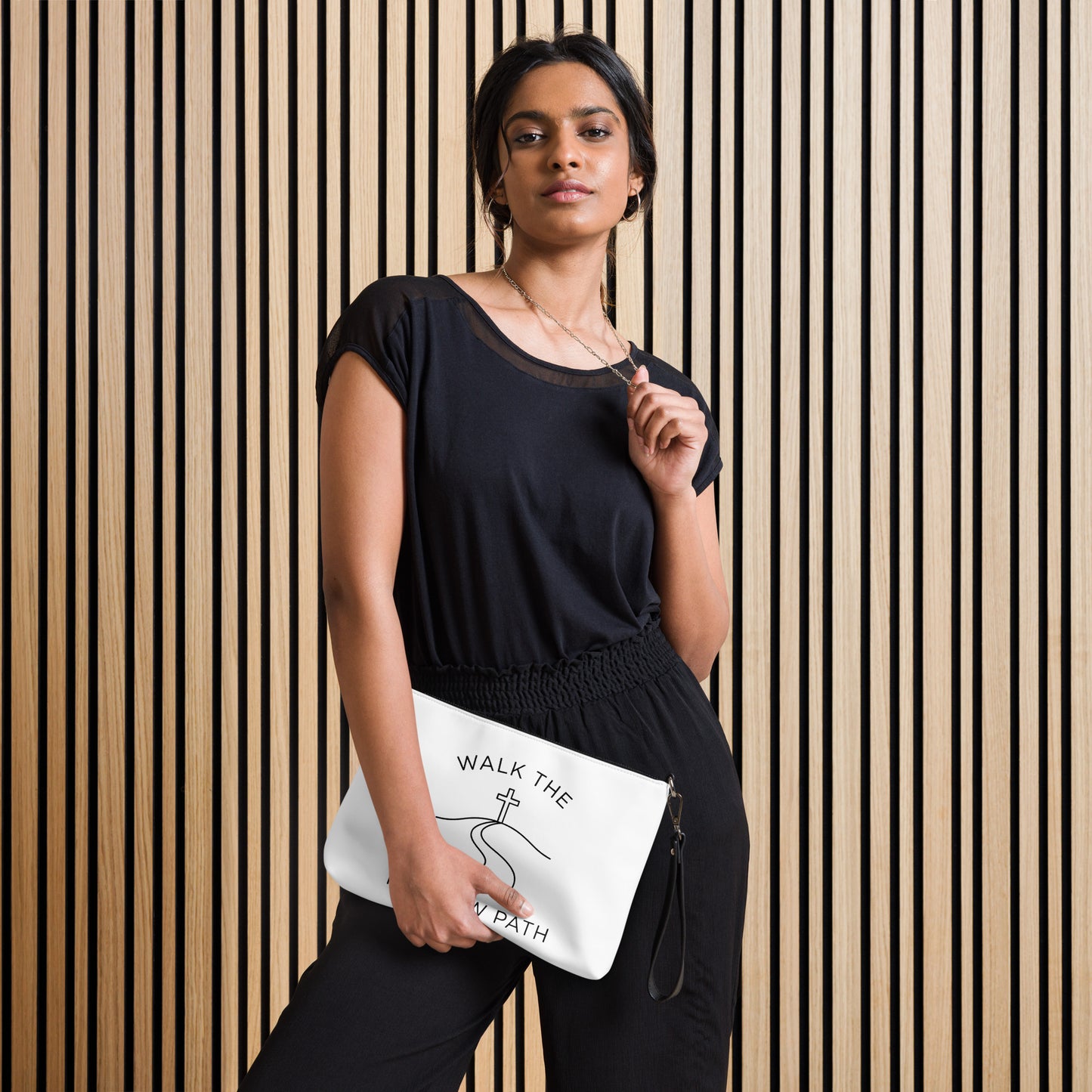 Stylish everyday crossbody bag with secure compartments - Adomtok
