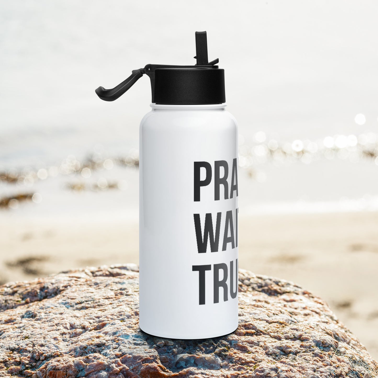 Modern reusable water bottle with vacuum insulation - Adomtok