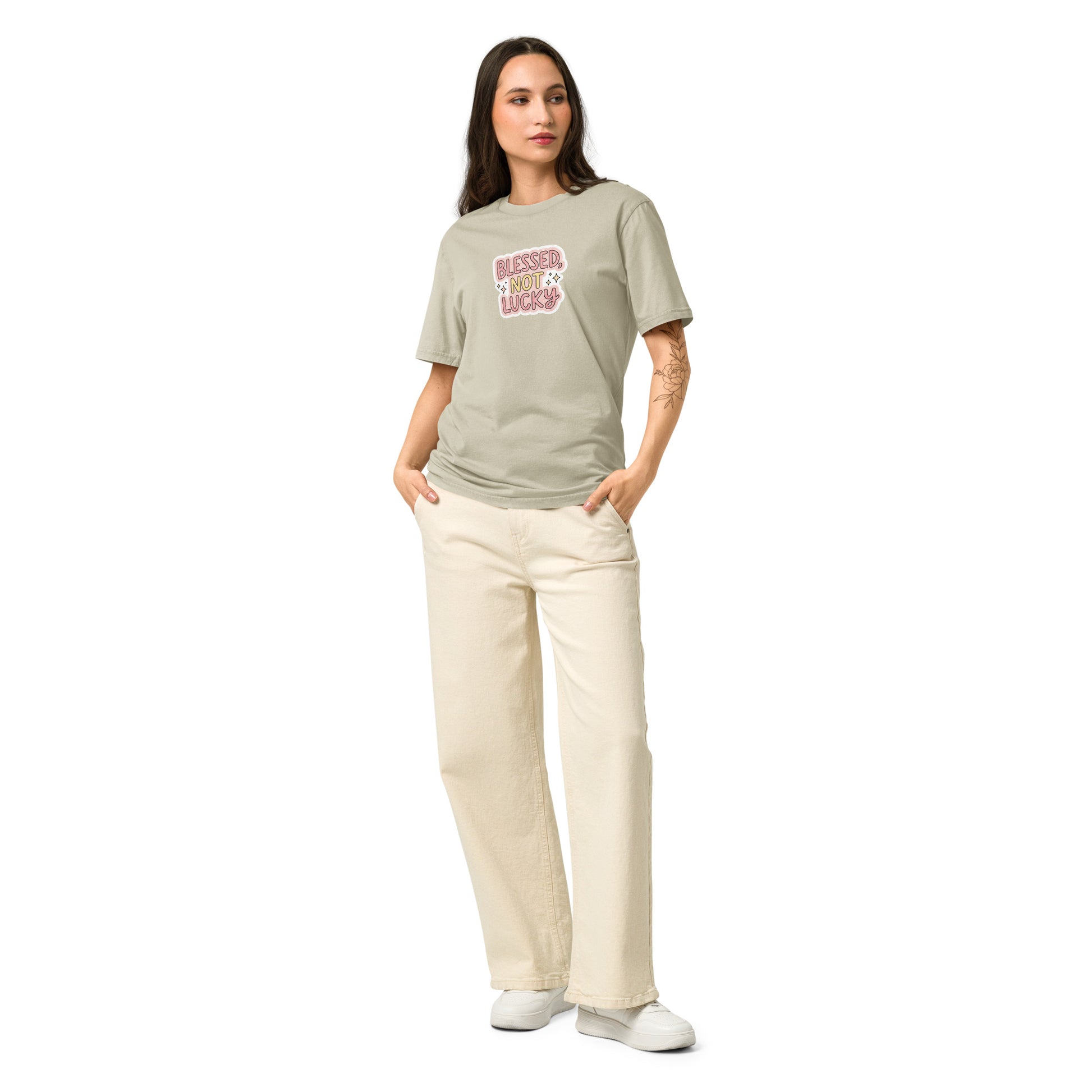 Everyday cotton tee with classic vintage aesthetic - Adomtok
