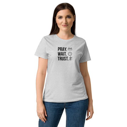 Semi fitted cotton tee for flattering everyday comfort - Adomtok